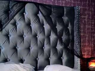 courtneygrey webcam model stream image