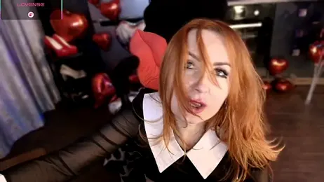 emlana webcam stripchat model stream image