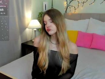 Emma-peach webcam model stream image