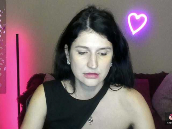 AliannaSoloKisses webcam model stream image