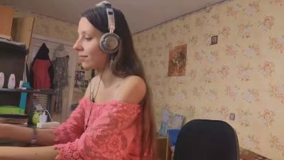 RoxannAbes webcam model stream image