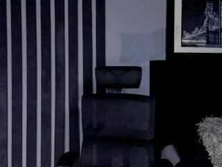 Isac Konnor webcam model stream image