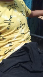 sally_omar_ webcam model stream image