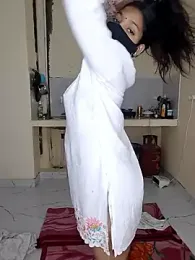 riya190 webcam model stream image