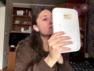 Shu Broscious webcam model stream image