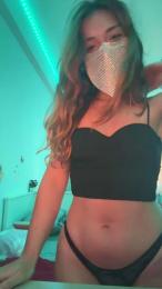 FittyFeet webcam model stream image