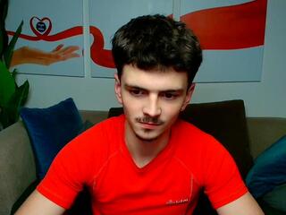 Leon Angelov webcam model stream image