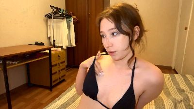 AveryBrezinski webcam model stream image