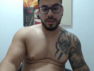 Derryl webcam model stream image