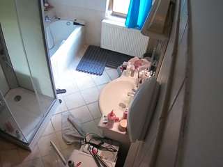 voyeurcam-julmodels-bath-2nd-2 webcam model stream image