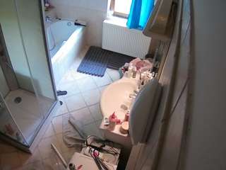 voyeurcam-julmodels-bath-2nd-2 webcam model stream image