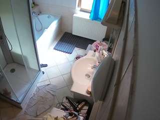 voyeurcam-julmodels-bath-2nd-2 webcam model stream image