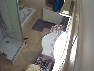 voyeurcam-julmodels-bath-2nd-2 webcam model stream image