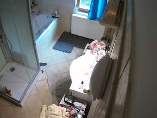 voyeurcam-julmodels-bath-2nd-2 webcam model stream image