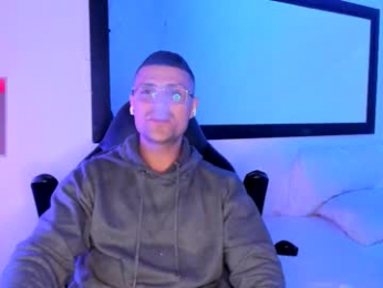 maxi_mux1 webcam model stream image