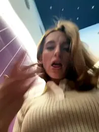 -AngelAri- webcam stripchat model stream image