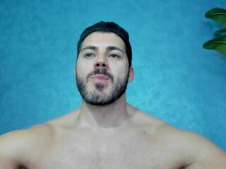 Cutler Q webcam model stream image