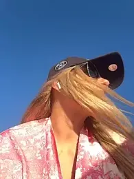 Betsy webcam model stream image