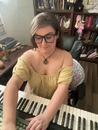 Adobe_Angel webcam model stream image