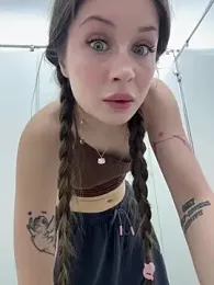 mmelicious webcam stripchat model stream image