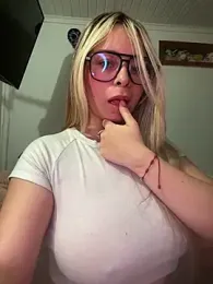 CristalGmez webcam model stream image