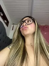 CristalGmez webcam model stream image