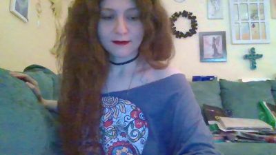 QueenCrimson webcam cam4 model stream image