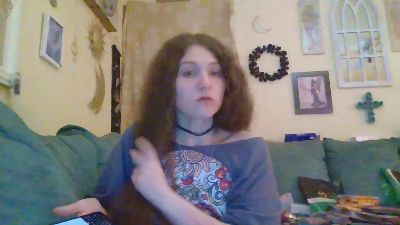 QueenCrimson webcam model stream image