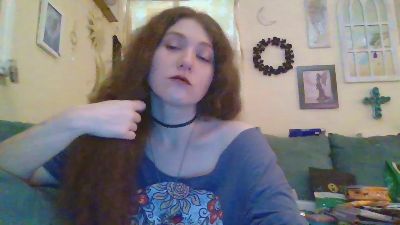 QueenCrimson webcam model stream image