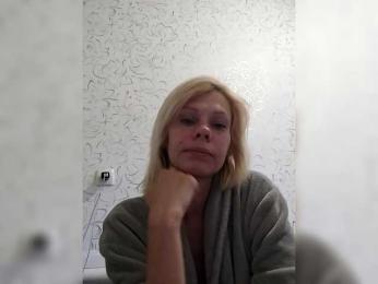 JulieSilver webcam model stream image