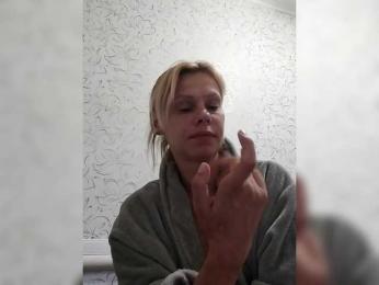 JulieSilver webcam model stream image