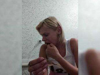 JulieSilver webcam model stream image