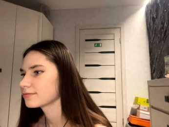 ElinOroz webcam model stream image