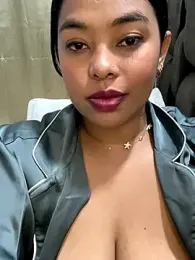 PUSHYLATE webcam model stream image