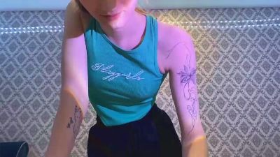 SukAvans webcam model stream image