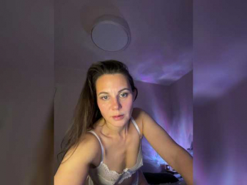 Girlaa webcam model stream image