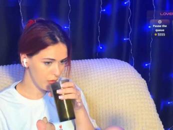 Triss webcam model stream image
