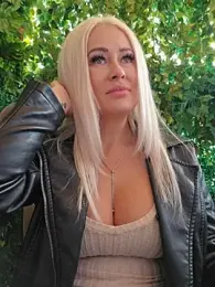 MILFBARBY webcam model stream image