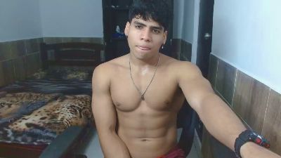 TylerGolt823 webcam model stream image