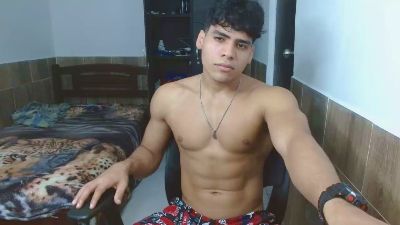 TylerGolt823 webcam model stream image