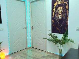 Leonidas Z webcam model stream image