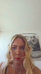 Divinetentation webcam model stream image