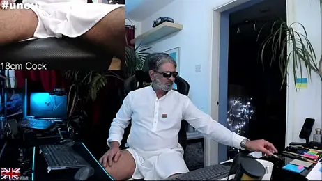 OnlineBossUK webcam model stream image