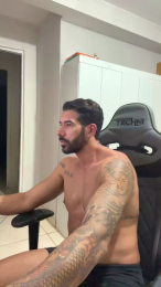 Saradoalto23 webcam model stream image