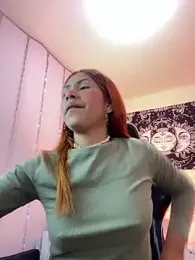 soy_sarah_ webcam model stream image