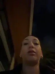 Ninabigtitied webcam model stream image