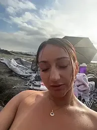 Ninabigtitied webcam model stream image