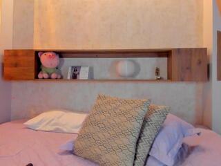 Emily Beumont webcam model stream image