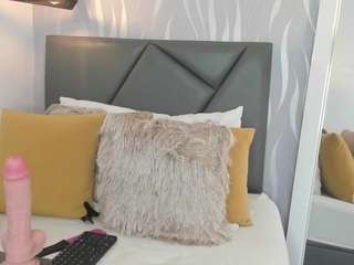 luciarios webcam model stream image