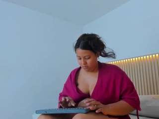 sara-wite webcam model stream image